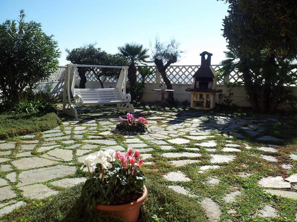 Il Giardino Sul Mare B&B Riva Ligure Exterior photo